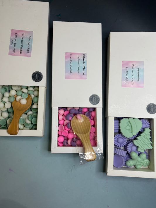 Wax Melt scoopie box with scoop